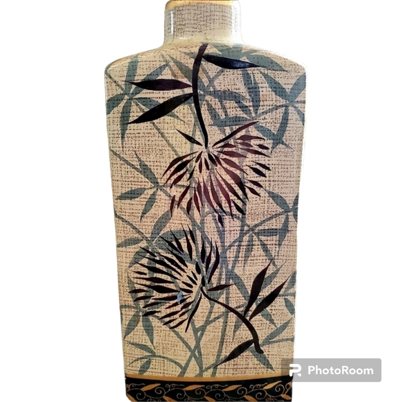 Other - Elegant ceramic vase with bamboo leaves design